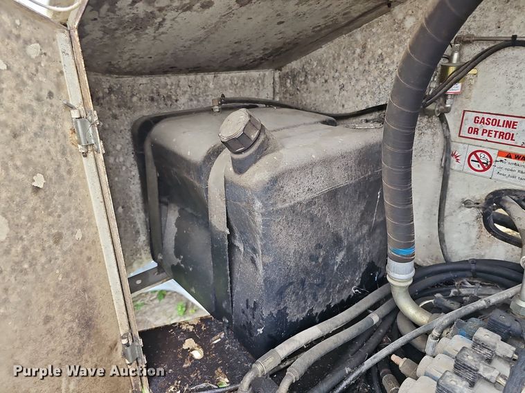 image for item DQ1161 1999 Terex TB44  boom lift