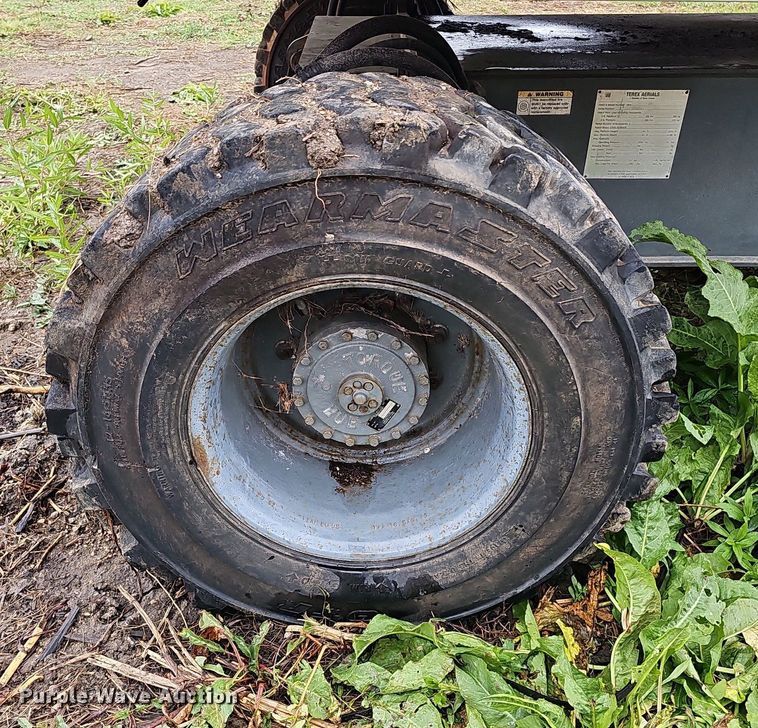 image for item DQ1161 1999 Terex TB44  boom lift