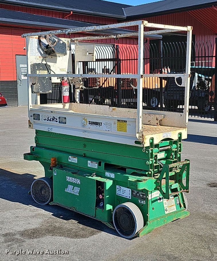 image for item DQ1166 2014 JLG Industries 1932RS  scissor lift