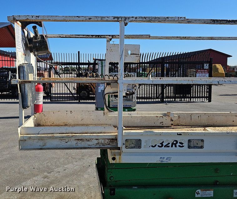 image for item DQ1166 2014 JLG Industries 1932RS  scissor lift