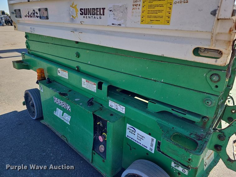 image for item DQ1166 2014 JLG Industries 1932RS  scissor lift