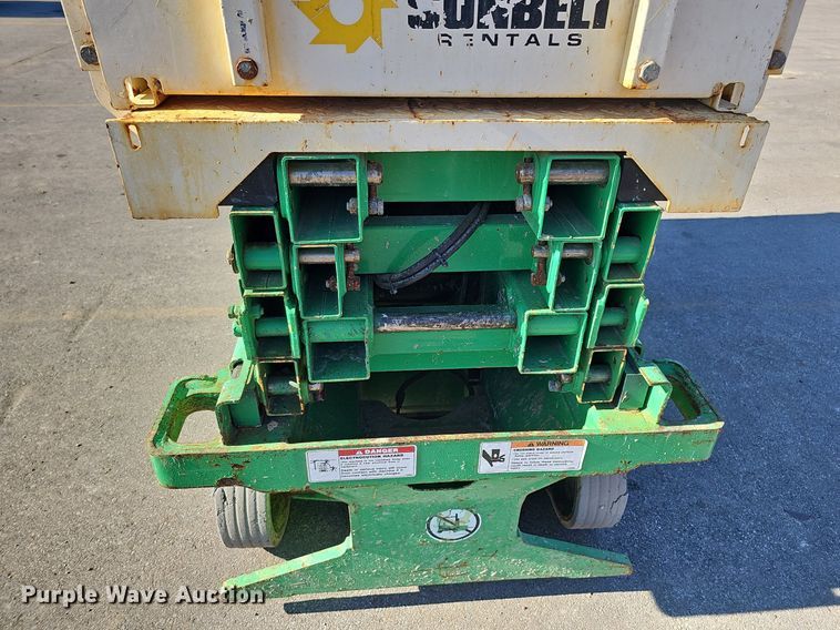 image for item DQ1166 2014 JLG Industries 1932RS  scissor lift