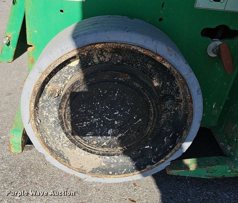 image for item DQ1166 2014 JLG Industries 1932RS  scissor lift