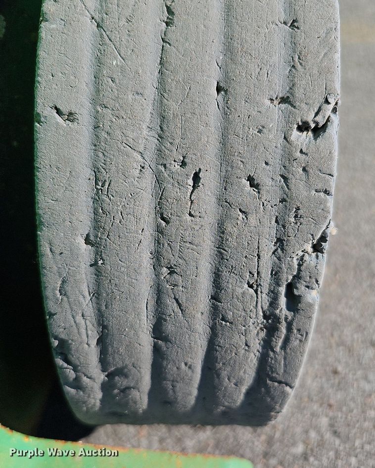 image for item DQ1166 2014 JLG Industries 1932RS  scissor lift