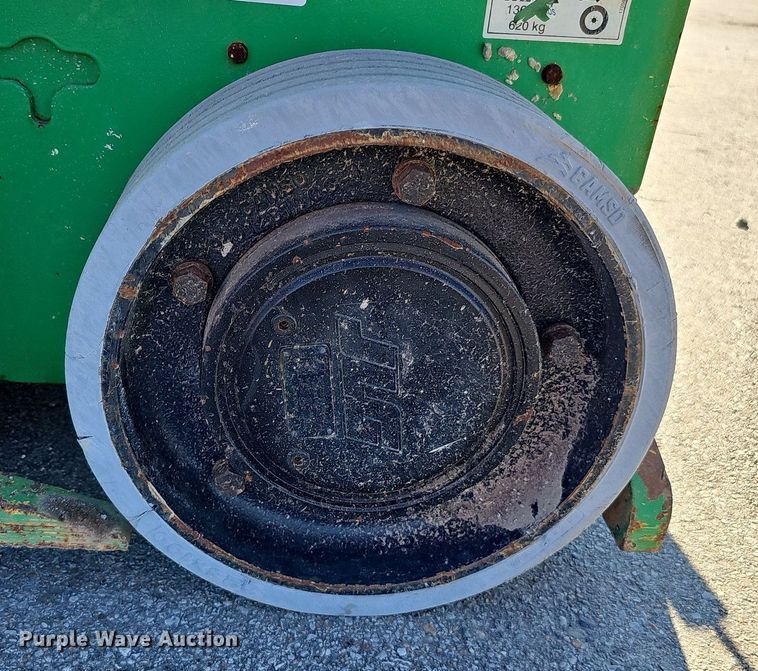 image for item DQ1166 2014 JLG Industries 1932RS  scissor lift