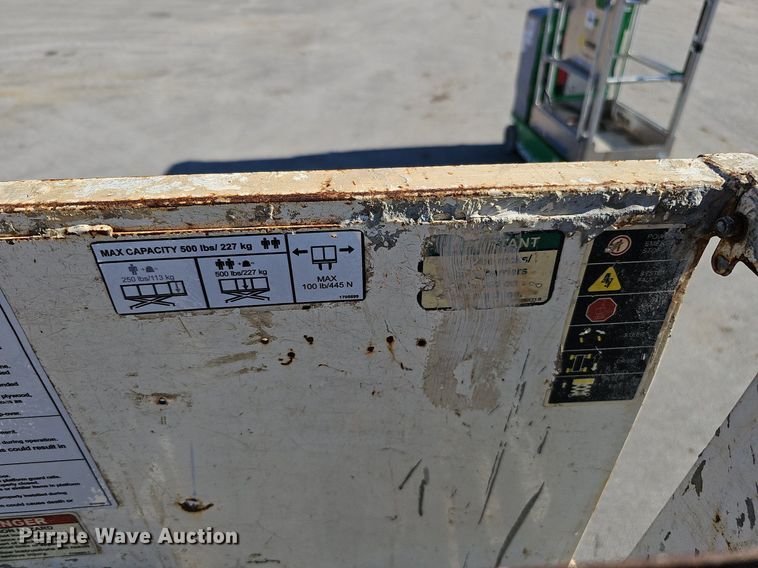 image for item DQ1166 2014 JLG Industries 1932RS  scissor lift