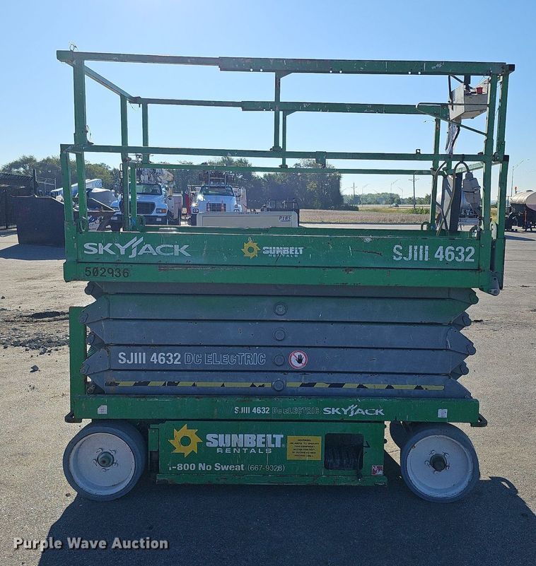 image for item DQ1167 2012 Skyjack SJIII 4632  scissor lift