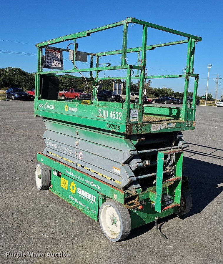 image for item DQ1167 2012 Skyjack SJIII 4632  scissor lift