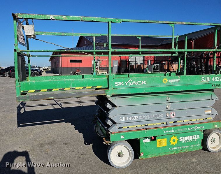 image for item DQ1167 2012 Skyjack SJIII 4632  scissor lift