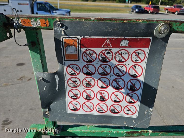 image for item DQ1167 2012 Skyjack SJIII 4632  scissor lift