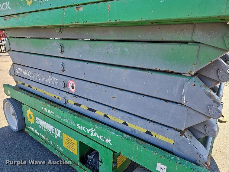 image for item DQ1167 2012 Skyjack SJIII 4632  scissor lift