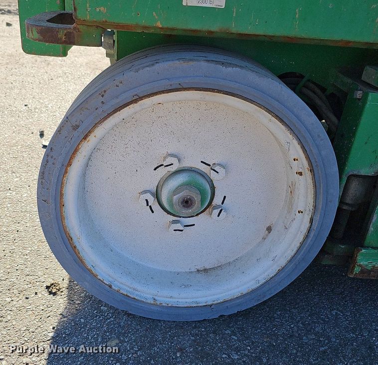 image for item DQ1167 2012 Skyjack SJIII 4632  scissor lift