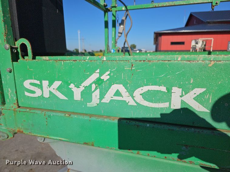 image for item DQ1167 2012 Skyjack SJIII 4632  scissor lift