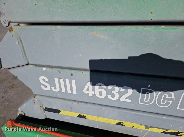 image for item DQ1167 2012 Skyjack SJIII 4632  scissor lift