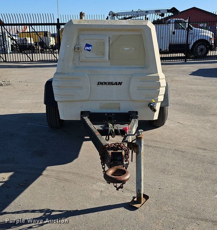 image for item DQ1168 2016 Doosan P185WDO-TF  air compressor