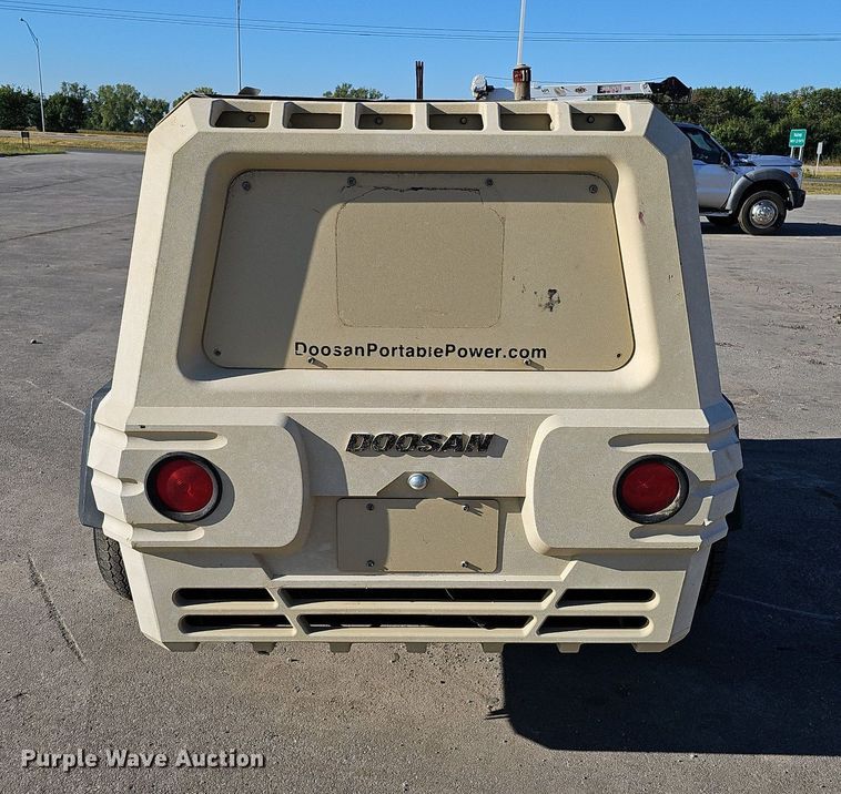 image for item DQ1168 2016 Doosan P185WDO-TF  air compressor