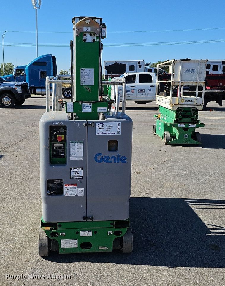 image for item DQ1169 2019 Genie GR-20  vertical lift