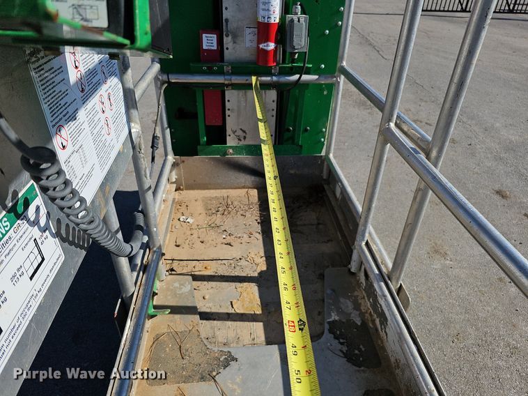 image for item DQ1169 2019 Genie GR-20  vertical lift