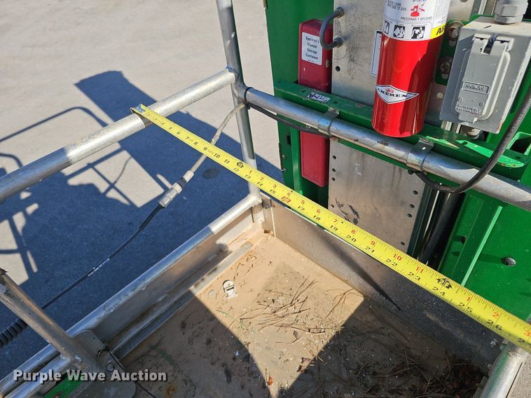 image for item DQ1169 2019 Genie GR-20  vertical lift