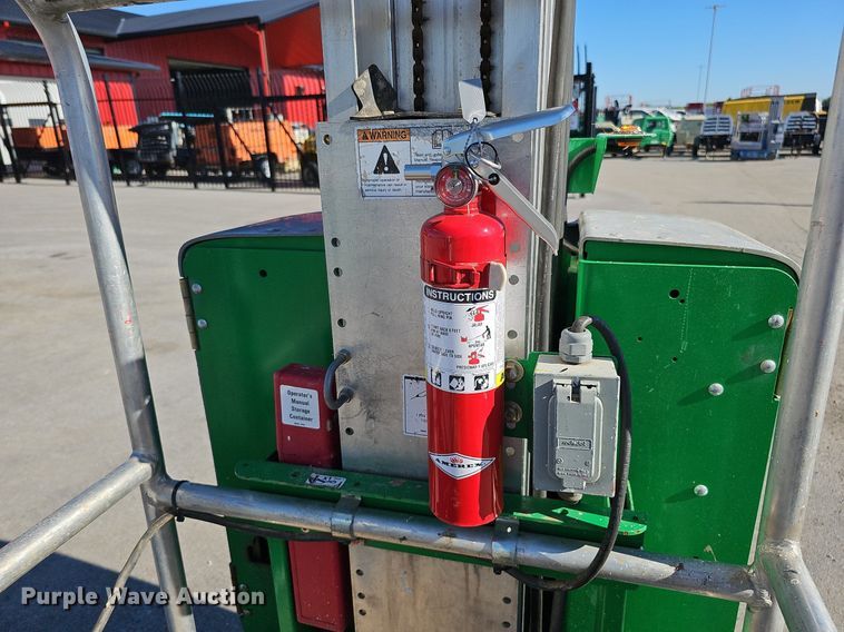 image for item DQ1169 2019 Genie GR-20  vertical lift