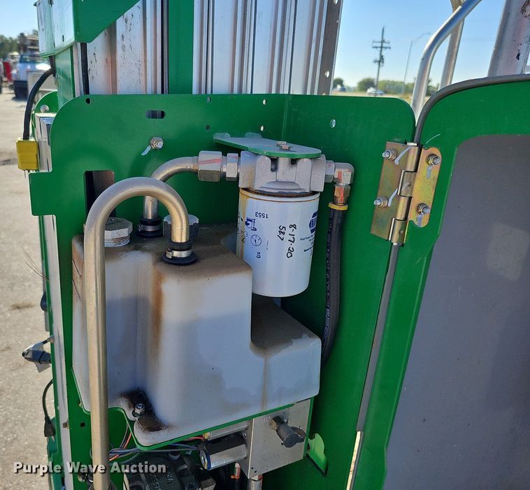 image for item DQ1169 2019 Genie GR-20  vertical lift