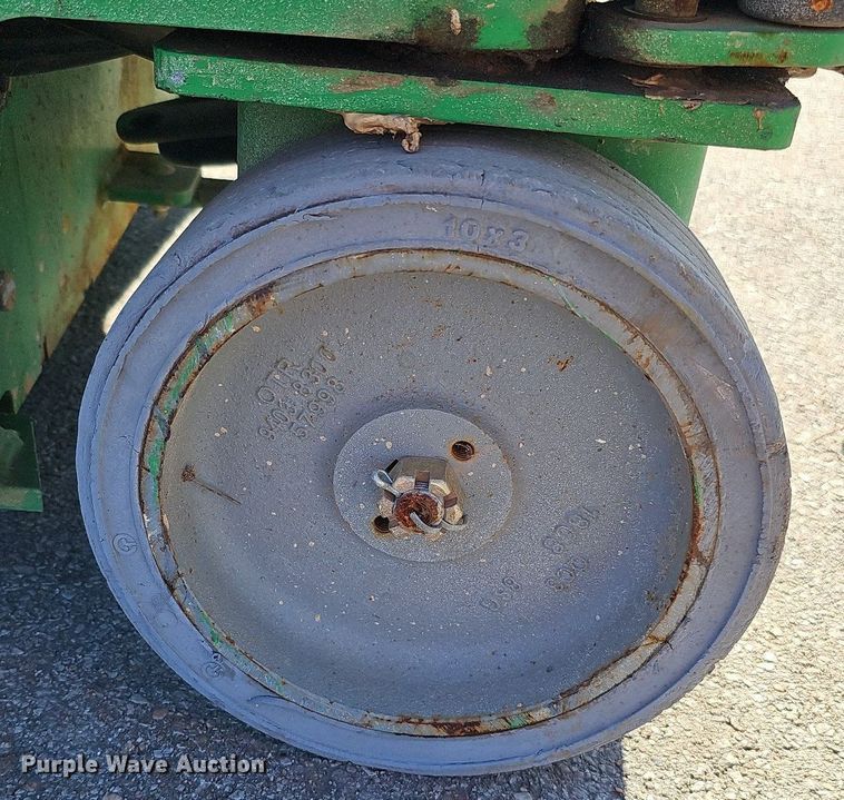 image for item DQ1169 2019 Genie GR-20  vertical lift