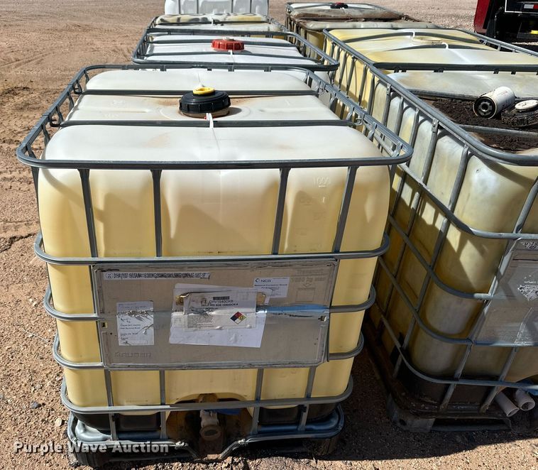 image for item DQ1422 (8) poly totes