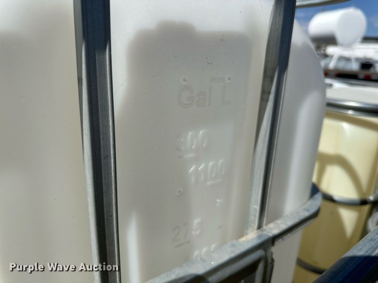 image for item DQ1422 (8) poly totes