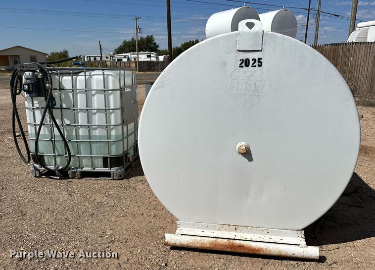 image for item DQ1423 (2) tanks