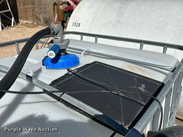 image for item DQ1423 (2) tanks