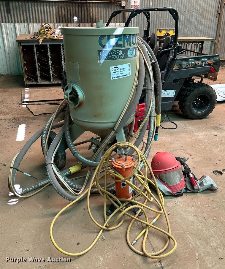 image for item DQ1426 Clemco 2452  sandblaster