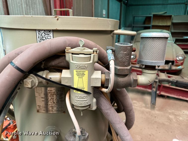 image for item DQ1426 Clemco 2452  sandblaster