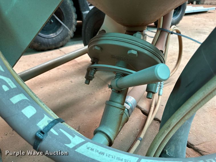 image for item DQ1426 Clemco 2452  sandblaster