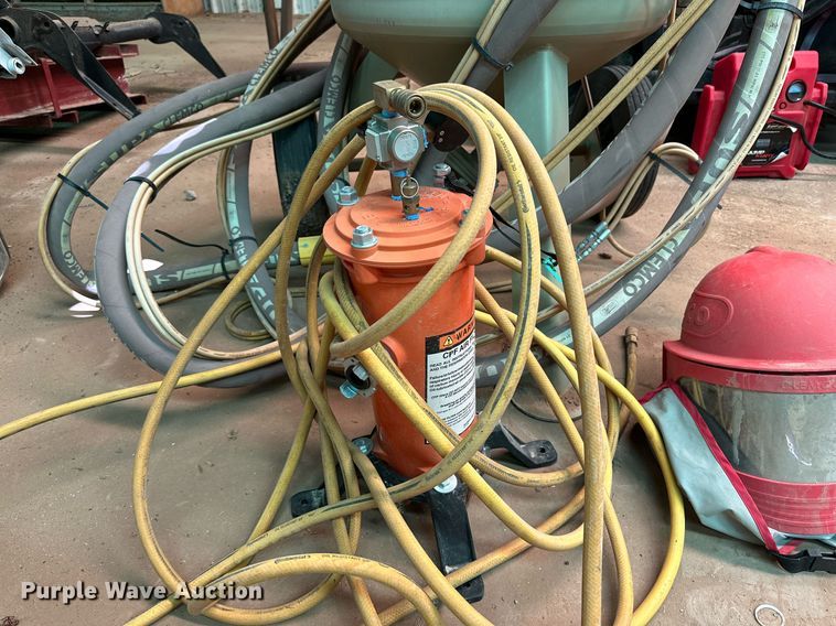 image for item DQ1426 Clemco 2452  sandblaster