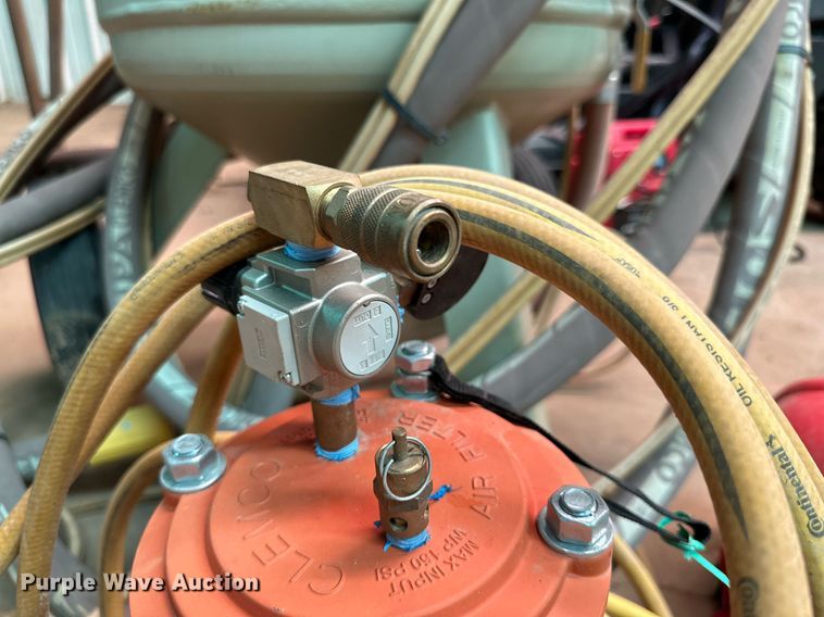 image for item DQ1426 Clemco 2452  sandblaster