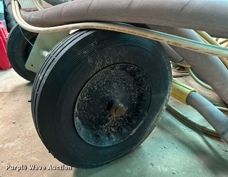 image for item DQ1426 Clemco 2452  sandblaster