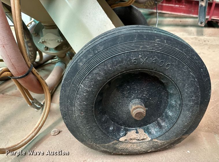 image for item DQ1426 Clemco 2452  sandblaster