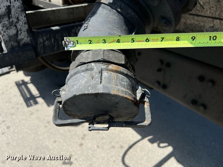 image for item DQ2199 2013 Freightliner 114SD  seal coat truck