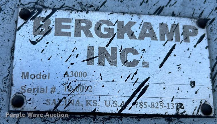 image for item DQ2199 2013 Freightliner 114SD  seal coat truck