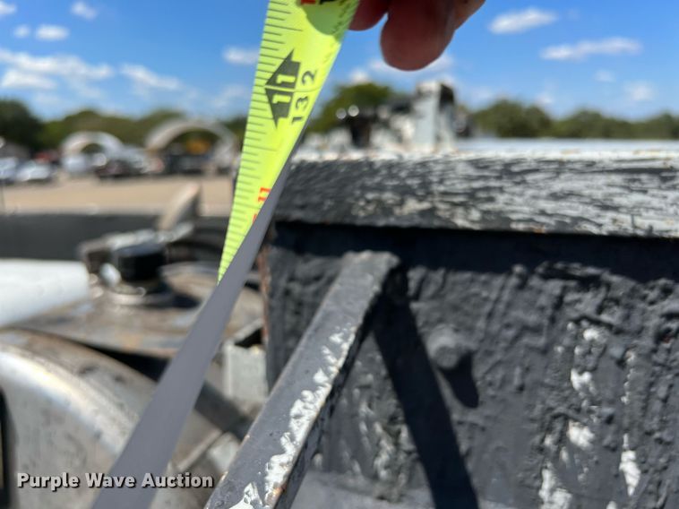 image for item DQ2199 2013 Freightliner 114SD  seal coat truck