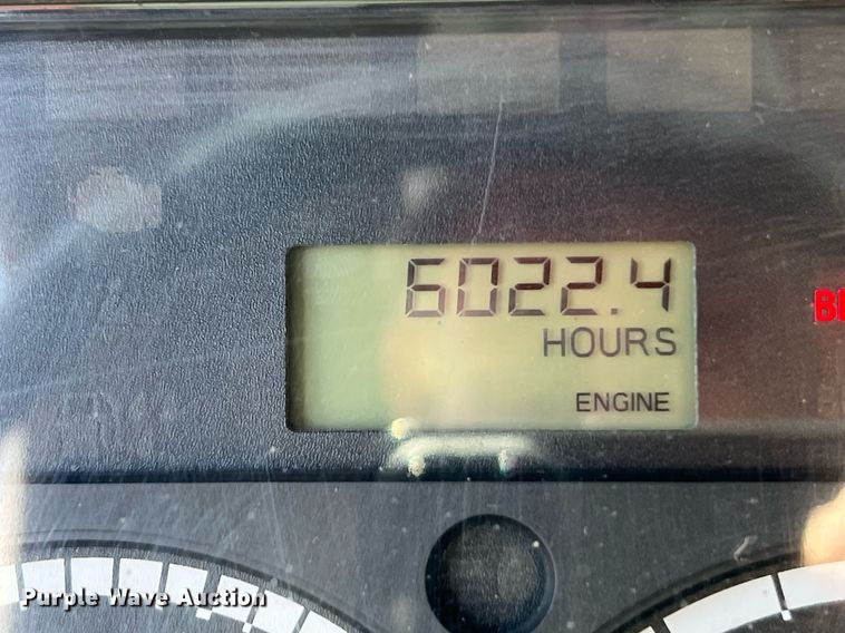 image for item DQ2199 2013 Freightliner 114SD  seal coat truck