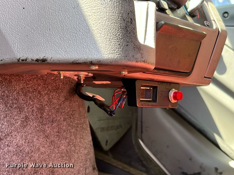 image for item DQ2199 2013 Freightliner 114SD  seal coat truck