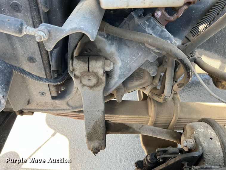 image for item DQ2199 2013 Freightliner 114SD  seal coat truck