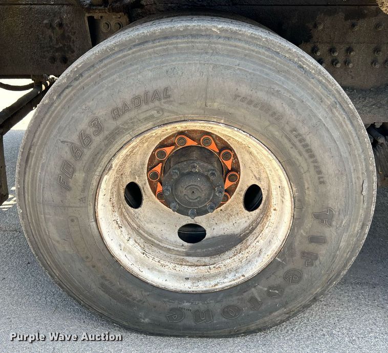 image for item DQ2199 2013 Freightliner 114SD  seal coat truck