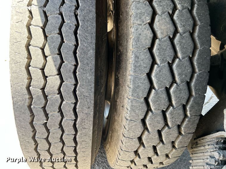 image for item DQ2199 2013 Freightliner 114SD  seal coat truck