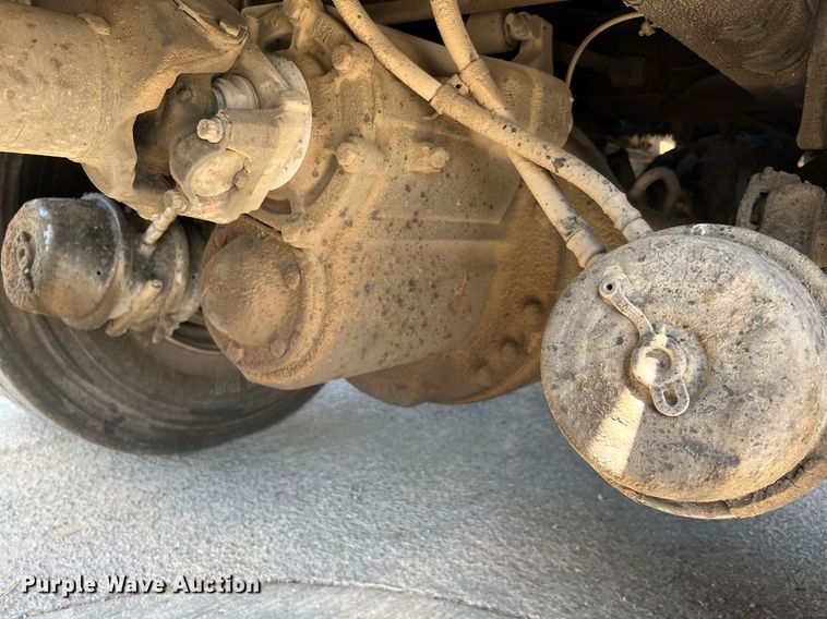 image for item DQ2199 2013 Freightliner 114SD  seal coat truck