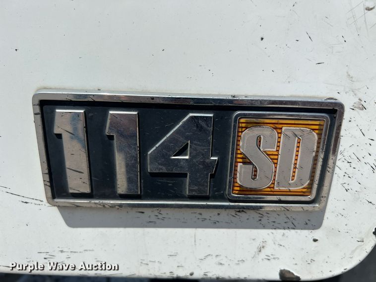 image for item DQ2199 2013 Freightliner 114SD  seal coat truck