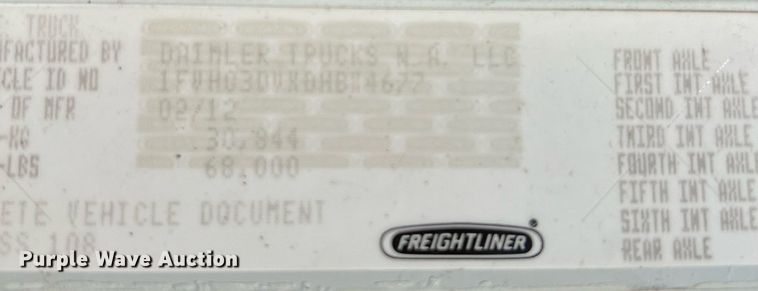 image for item DQ2199 2013 Freightliner 114SD  seal coat truck