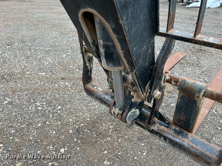 image for item DQ2204 2013 JLG G10-43A  telehandler