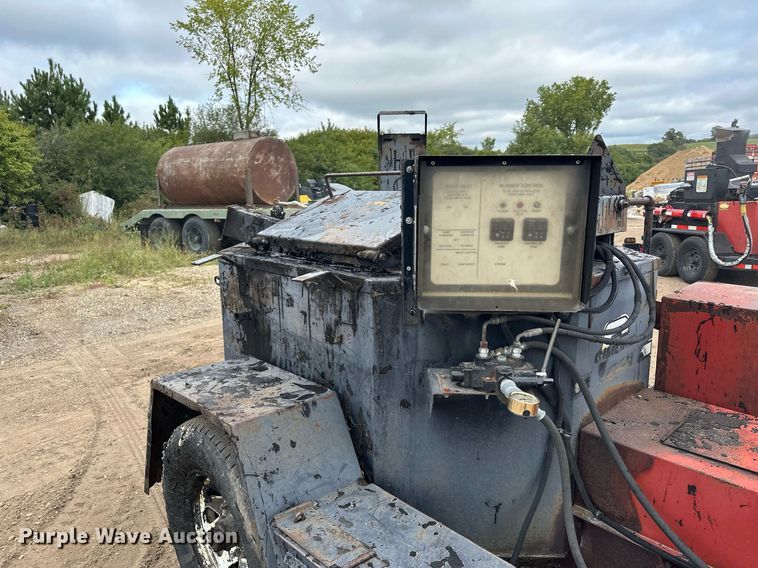 image for item DQ7370 2000 Cimline 275 melter applicator